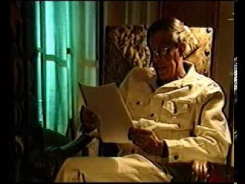 Silo leyendo el relato Kaunda en un cortometraje